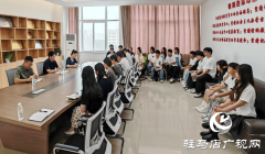 驻马店职业技术学院党委书记苏新留深入商学院听课调研