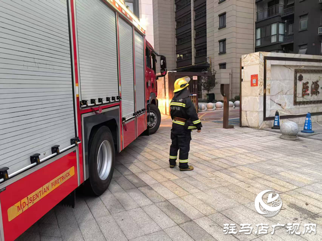 驻马店市城乡一体化示范区消防救援大队深入辖区住宅小区开展夜间实车测试工作