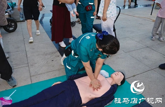 西平县中医药文化夜市点亮群众健康夜生活