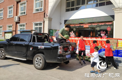 “中国好人”爱心团队酷暑送清凉 情系福利院