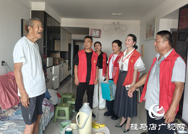 “红色物业”进社区 情暖居民新生活