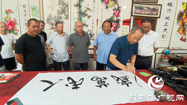 天中书画艺术研究会举办书画交流活动 笔墨寄情纪念抗战胜利80周年