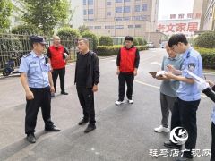 驿城区东风街道雪松路东段社区开展反诈骗宣传活动