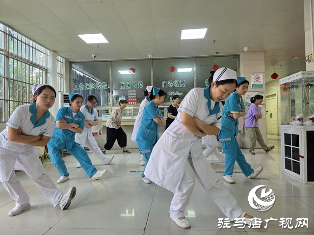 三伏天减脂正当时 跟着白衣天使练健骨操