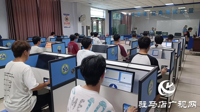 高温天学车“热”暑假驾考大学生成主力