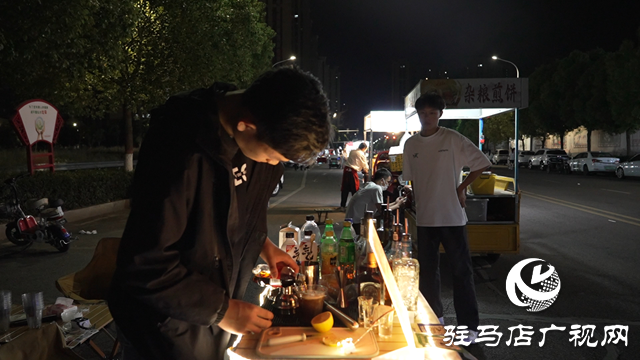 传统消暑饮品带动夜市经济的蓬勃发展