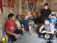 中国好人何文礼携子走访慰问老兵 三代人共叙军民鱼水情