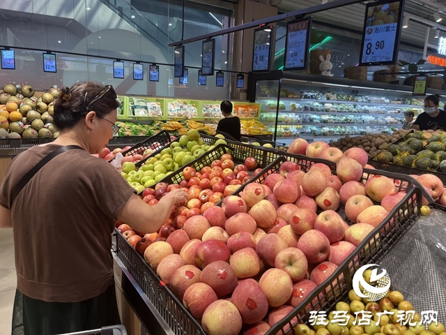 高温下的“菜篮子”:商超供应足 检测严 市民餐桌有保障