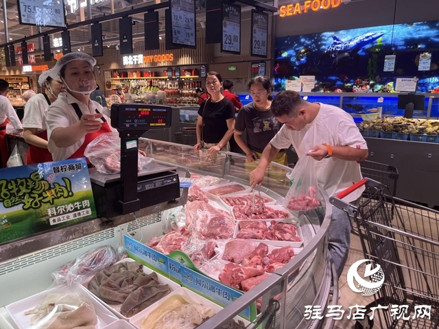 高温下的“菜篮子”:商超供应足 检测严 市民餐桌有保障