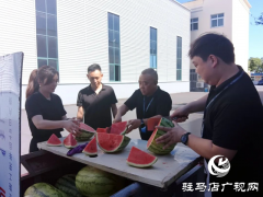 河南乐山电缆有限公司为一线员工“送清凉”