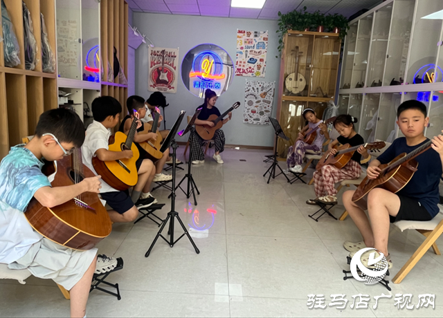 暑期兴趣班点亮孩子多彩假期