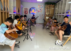 暑期兴趣班点亮孩子多彩假期