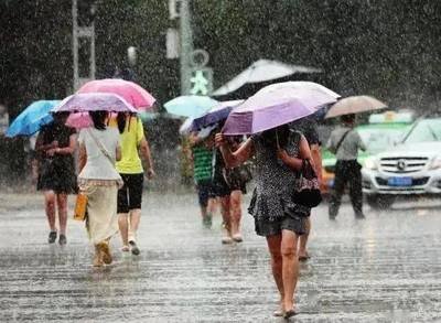 淋雨后不洗头，居然会得毛囊炎？