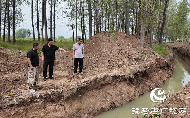 千亩良田喊“渴” 90后支书率众挖通“生命线”