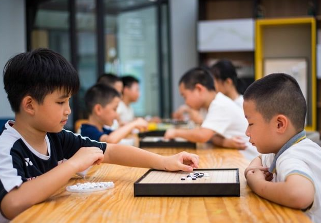 部分图书馆何以成了“托儿所”？