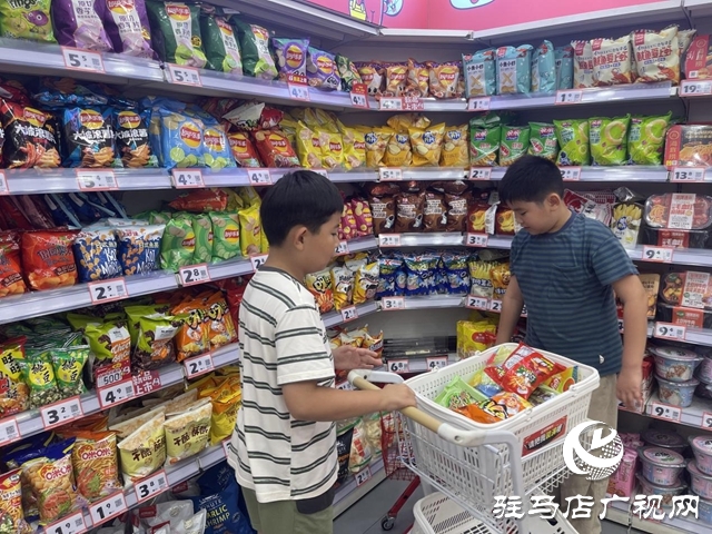 零食店成年轻人消费新宠