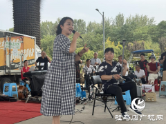 黄河戏剧节&ldquo;送戏到身边&rdquo;：戏曲名家走进社区 经典唱段回荡街头