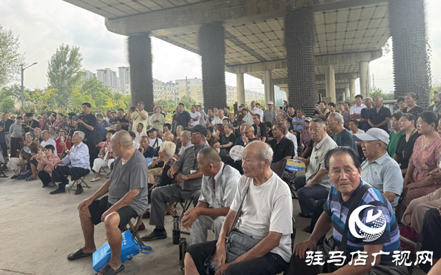 黄河戏剧节“送戏到身边”:戏曲名家走进社区 经典唱段回荡街头