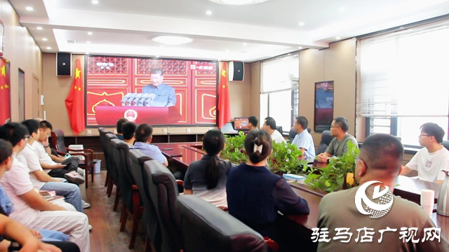 新蔡县社会各界集中收看纪念中国人民抗日战争暨世界反法西斯战争胜利80周年大会直播实况