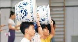 外籍学员吴桥学艺 中国杂技“花开”海外
