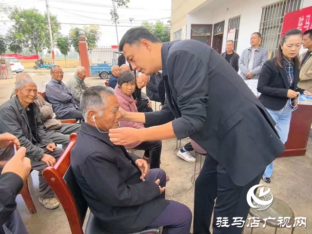 驻马店市康复辅具协会为听障群众送上“有声”祝福