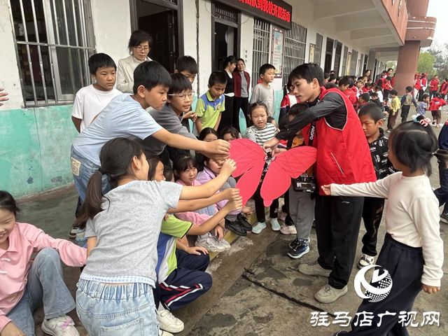 科普进校园 点亮科学梦