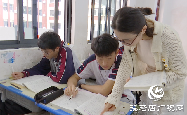 育见新力量|田欢:“一生一策”育桃李,静待花开润无声