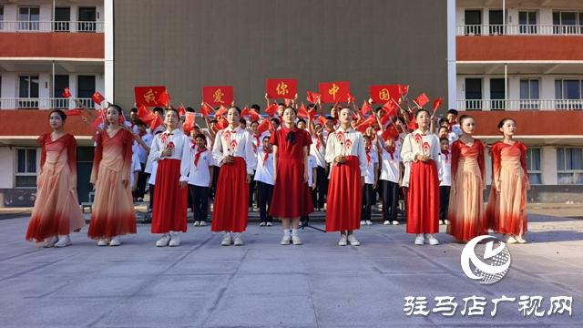 驻马店十中学子真挚寄语告白伟大祖国