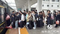驻马店车务段多措并举迎战第二波客流高峰