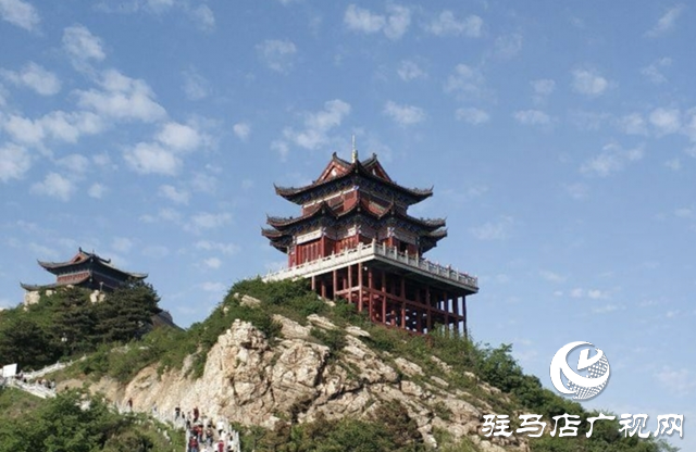 驻马店:秋日美景藏不住 奇山古镇绘诗意画卷