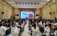 驻马店：儿童画作拍卖筹善款 爱心传递温暖“事实孤儿”​​