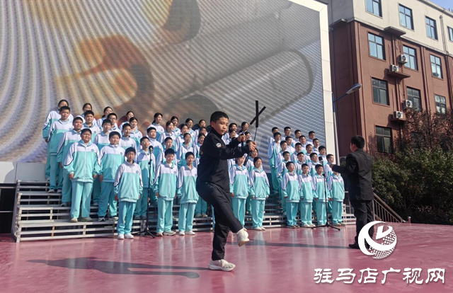 驻马店市第四中学举行红歌传唱汇报表演 