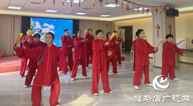 驻马店市文化馆重阳节文艺演出走进为老服务中心 