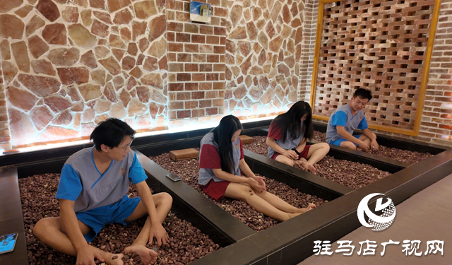 驻马店：“暖经济”随气温走低升温 汗蒸洗浴成冬日休闲热门