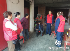 ​​驻马店收费站：走访老党员 情暖重阳节