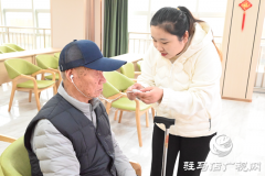 驻马店市康复辅具协会：重阳节捐赠助听器 科技助力老人美好生活​​