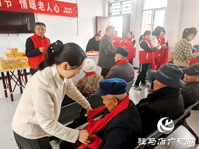 确山:志愿者重阳节慰问敬老院 温情陪伴暖人心