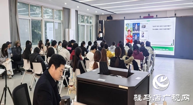 驻马店职业技术学院党委书记苏新留 深入教学一线随堂听课与学子共话理想信念