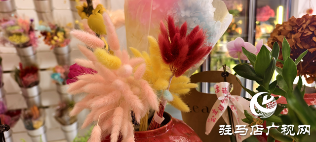 永生花走俏驻马店市场:让浪漫定格 为生活添彩