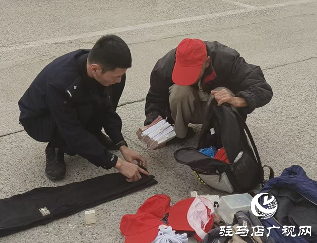 平舆:公交司机拾金不昧 九万元现金物归原主