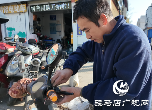 十三载温情坚守:平凡匠心藏温情 修车便民暖人心
