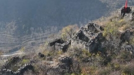 150多间石屋藏于峭壁 山西盂县发现一处明代古寨遗址
