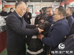 中国残联副主席张银良在国际残疾人日深入基层走访慰问