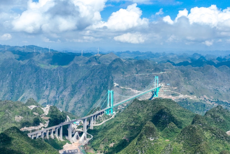 2025中国经济回眸｜筑牢发展安全根基 守住风险防控底线——解码中国经济稳健前行的底气