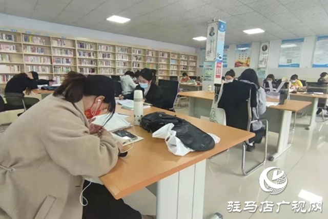 驻马店：冬日书香暖人心