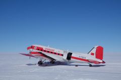 10年航程80万公里！中国“雪鹰601”飞机翱翔南极
