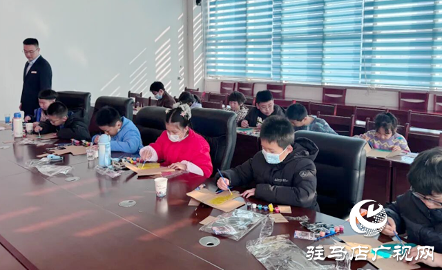 驻马店博物馆举办“穿越千年 ‘鼎’天立地”铜鼎模型手工活动