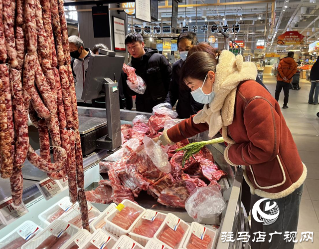 元旦将至 驻马店商超惠民促销“火力全开”