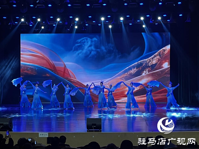 “情系天中 逐梦未来”综艺演出精彩上演