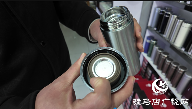 保温杯到底怎么选才能避免热水变“毒水”